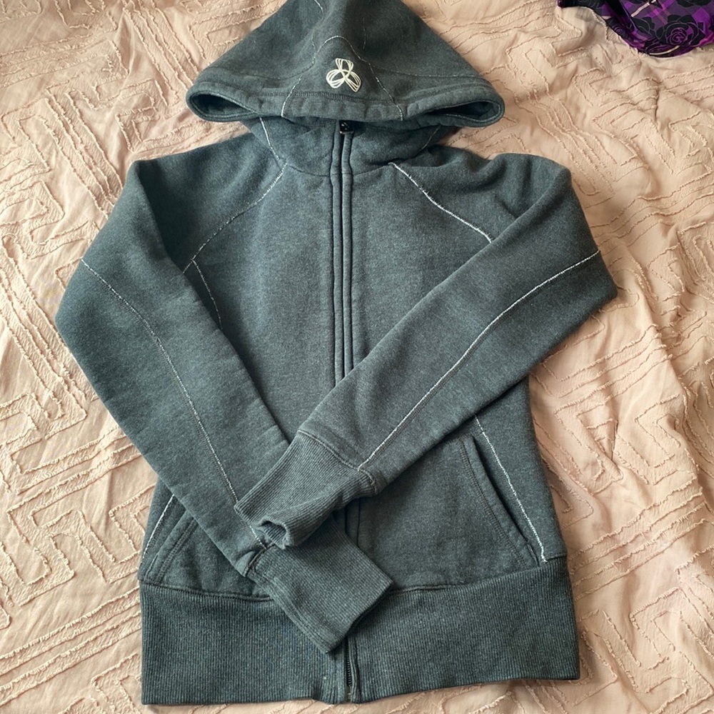 TNA Zip Up